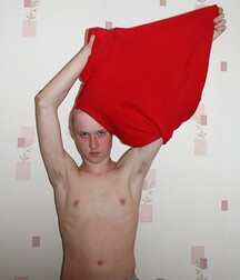 A red-haired and sad-looking guy in a solo session boys porn 62babb3c18f30.jpg