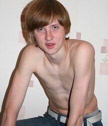A red-haired and sad-looking guy in a solo session boys porn 62babb3ff0871.jpg