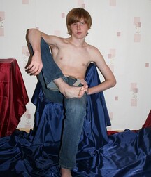 A red-haired and sad-looking guy in a solo session boys porn 62babb4a9a95c.jpg