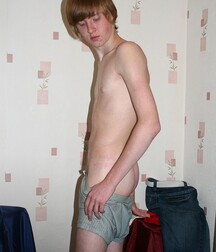 A red-haired and sad-looking guy in a solo session boys porn 62babb6f2f875.jpg