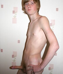 A red-haired and sad-looking guy in a solo session boys porn 62babbae47549.jpg