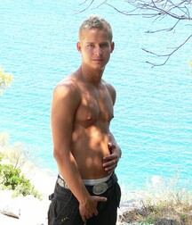 The blond hunk Jano shows & jerks off on the beach 62bac4f63ce05.jpg