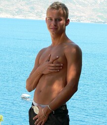 The blond hunk Jano shows & jerks off on the beach 62bac4ff2baaf.jpg