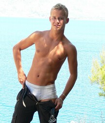 The blond hunk Jano shows & jerks off on the beach 62bac54f80d42.jpg
