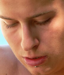 The blond hunk Jano shows & jerks off on the beach 62bac641e1089.jpg
