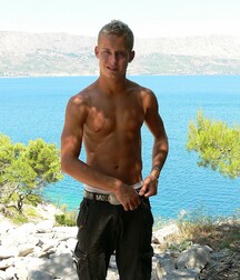 The blond hunk Jano shows & jerks off on the beach 62bac6d899eaf.jpg