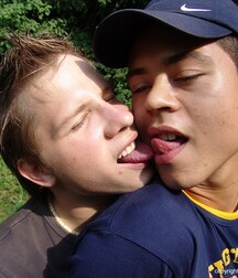 2 lads (Sven & Toby) have bareback sex outdoors boys porn 62bc769f8a463.jpg