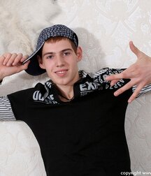 Handsome tall lad solo session boys porn 62c456fb48faf.jpg