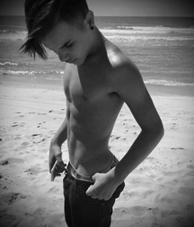 More Arty B+W pix mix gay porn boys 62a640bec71ed.jpeg