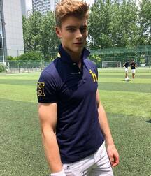 Cute & Handsome GBT selection (no porn) 630a0c0d8c466.jpg