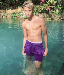 The beautiful people 62e5c53bc129e.png