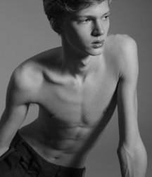 Shirtless Lads Twink Tube Young bodies of slender fit lads 62ed328e37393.png