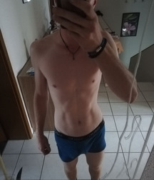 Straight German Teen Max Selfies