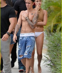 Justin twink tube beach 628c681ec6c49.jpg