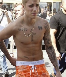 Justin twink tube beach 628c69119e52e.jpg