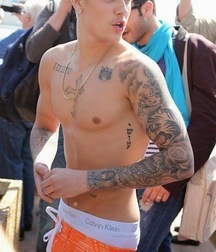 Justin twink tube beach 628c6913e03e4.jpg