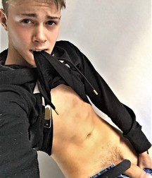 Teens Selfies 9 5a473bb9a554f.jpg