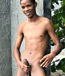 MORE TEEN BOYS POSING