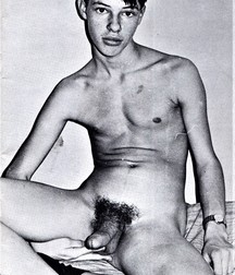 MORE TEEN BOYS POSING 5a9b16fd15bff.jpg