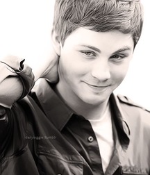 Logan Lerman 56da3f897cb3a.jpg