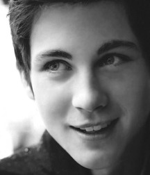 Logan Lerman 56da3f8f5ca3d.jpg