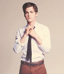 Logan Lerman 56da3fa5e82dd.jpg
