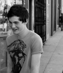 Logan Lerman 56da3fbbb414a.jpg