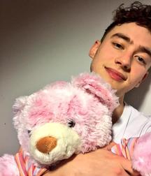 Olly Alexander 57da0791eaca0.jpg