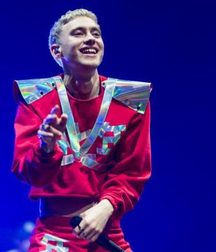 Olly Alexander 57da0795bb217.jpg
