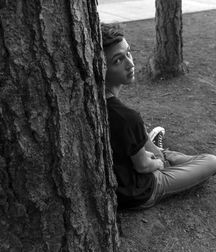 Troye Sivan Mellet 5889b8075292b.jpg