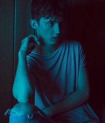 Troye Sivan Mellet 5889b80bef2f5.jpg