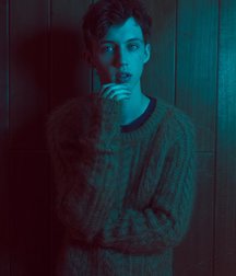Troye Sivan Mellet 5889b8110fc60.jpg
