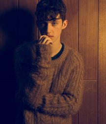 Troye Sivan Mellet 5889b811f1bc7.jpg