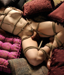 Tenakoe's cute slaves 5bcf25bc3bf97.jpg