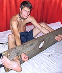 Tenakoes happy boys porn slaves 600f064e3c939.jpg