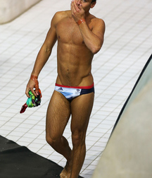 tom daley 5c4f18564f754.jpg