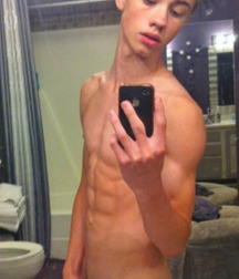 H93 Some hot boys 2 57b4b78008366.jpg