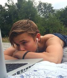 Hobbit1993 favorites  5df4a81e66cf6.jpg