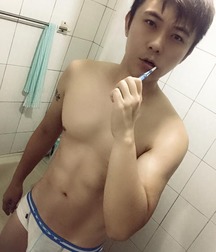 I'm sure he's hiding something 56b386c984ab1.jpg