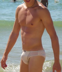 Get 'em off! 56e9866c06e52.jpg