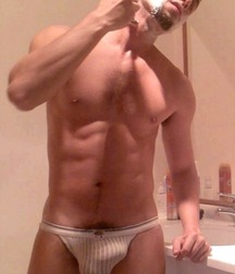 Get 'em off! 56e98672458f8.jpg