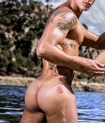 Hot Botts 5723894a5c421.jpg