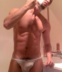 Underhere! 573f3360a7499.jpg