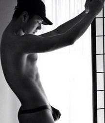 Bulging Boys 5790db890cca4.jpg