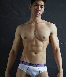 Bulging Boys 5790db913bf58.jpg