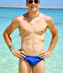 Tight and overstuffed 57c59e403d6b2.jpg