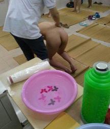 Oh butt out! 58038f259443d.jpg