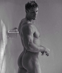 21 Bum Salute 580e179b1f71e.jpg