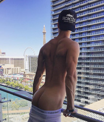 Bums 588cc0efeba54.jpg