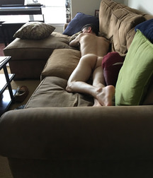 What a cheek! 58d40c3822514.jpg